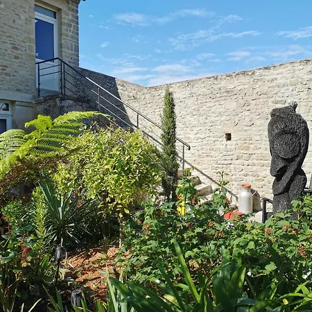 Grenier De L, Iris Homestay *