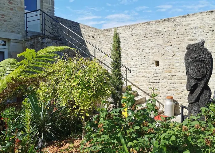 Grenier De L, Iris Homestay *