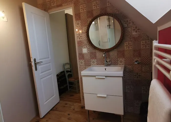 Grenier De L, Iris Homestay *